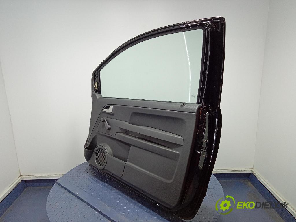 Volkswagen Fox 2006 dveře před prave 01