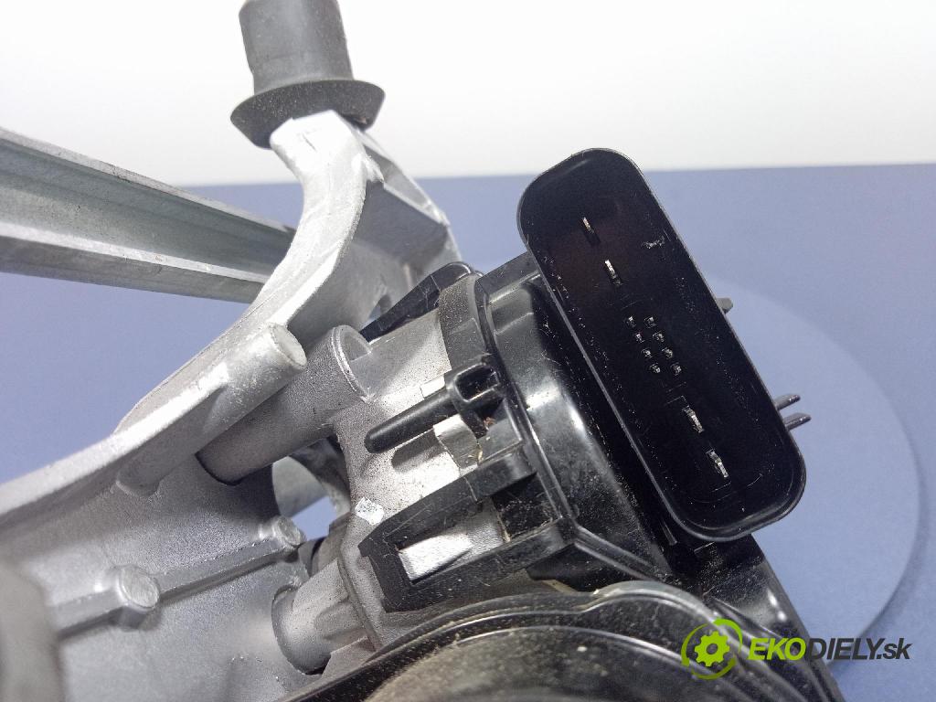 Ford Kuga 2022 mechanismus motorek Stěrače: před LJ6B17500AD