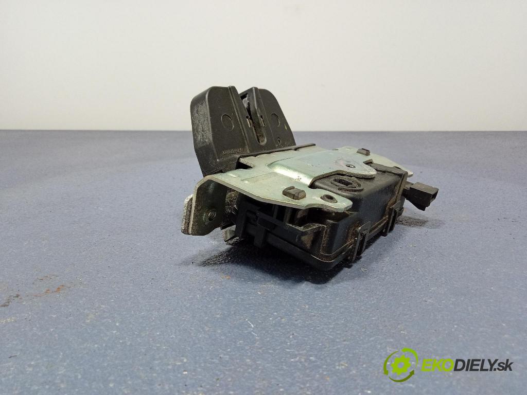 Opel Zafira 2006 zámek Klapky: kufr 13117285