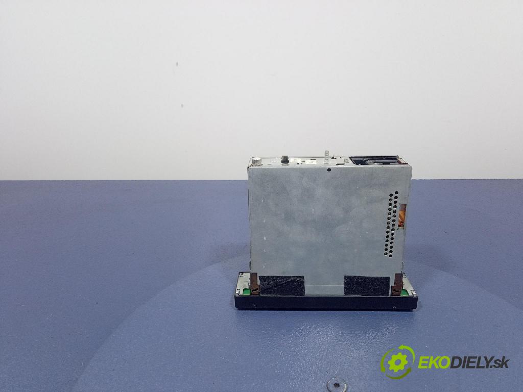 Audi A4 1999 Radio I Navigácia: 4B0035152B