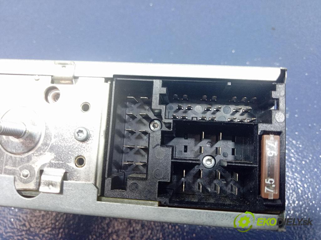 Audi A4 1999 Radio I Navigácia: 4B0035152B