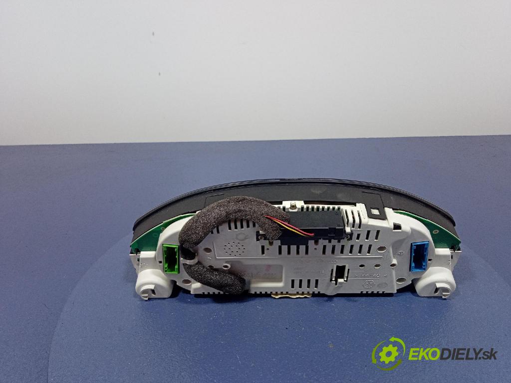 Audi A4 1999 prístrojovka/ budíky 8D0920900P