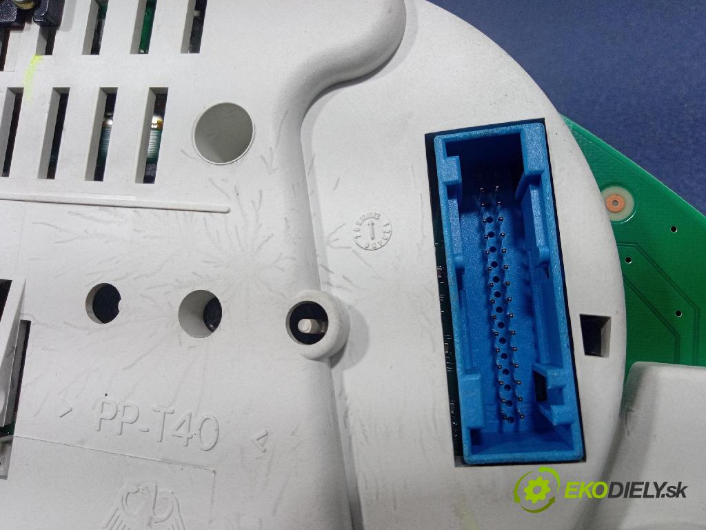 Audi A4 1999 prístrojovka/ budíky 8D0920900P