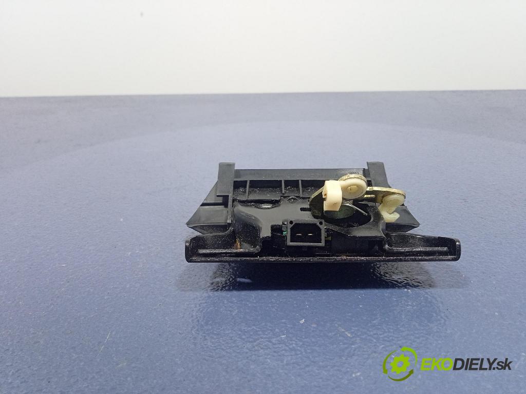 Audi A4 1999 zámek Klapky: kufr 8D9827520A