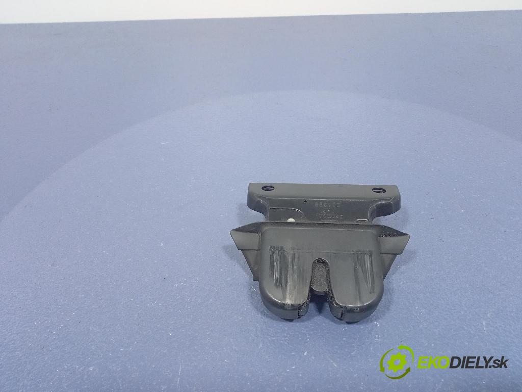 Audi A4 1999 zámek Klapky: kufr 8D9827520A