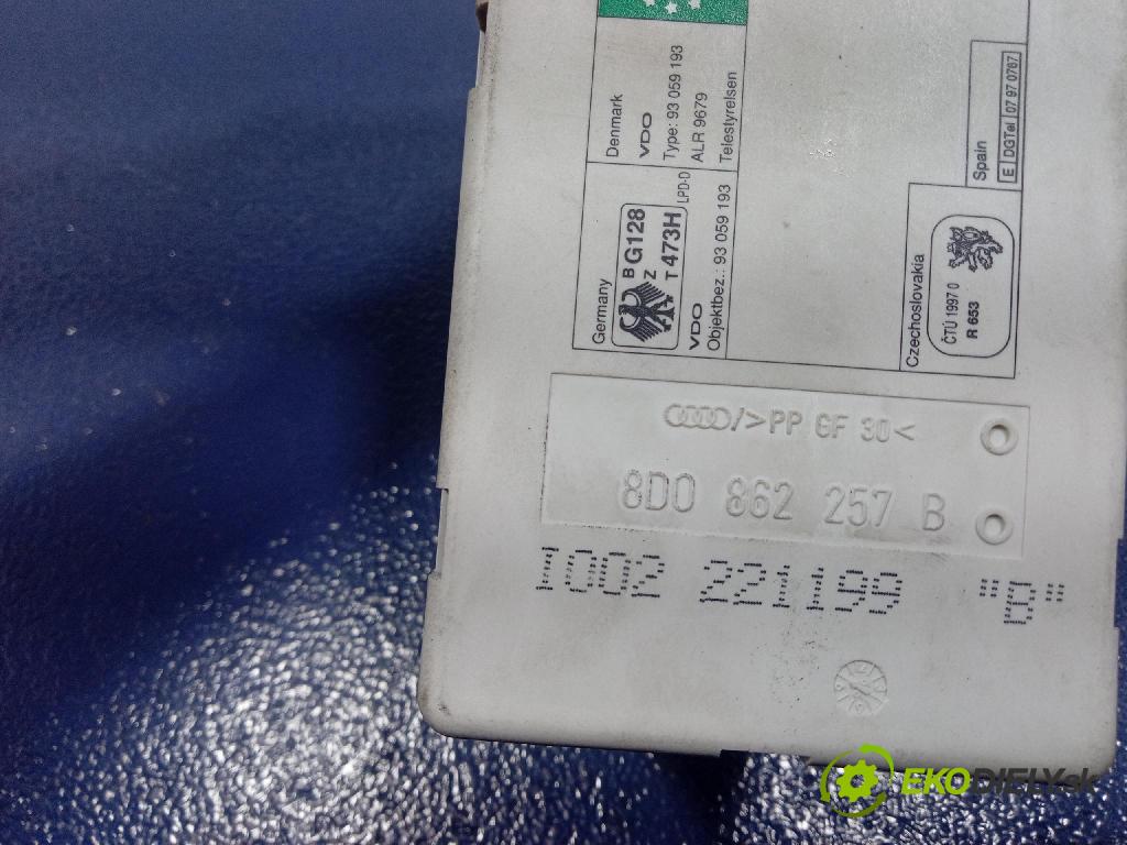 Audi A4 1999 pompa Centrálny: Zámok: 8D0862257B