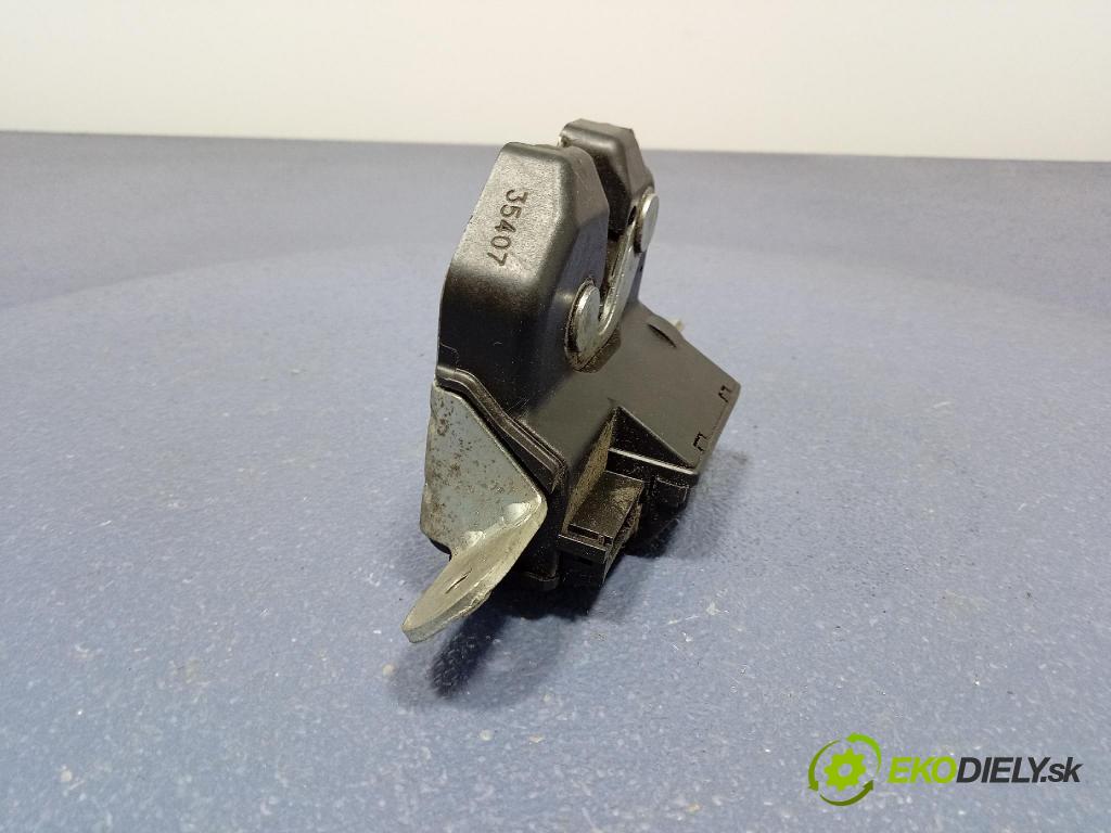 Opel Corsa 2008 zámek Klapky: kufr 55701971