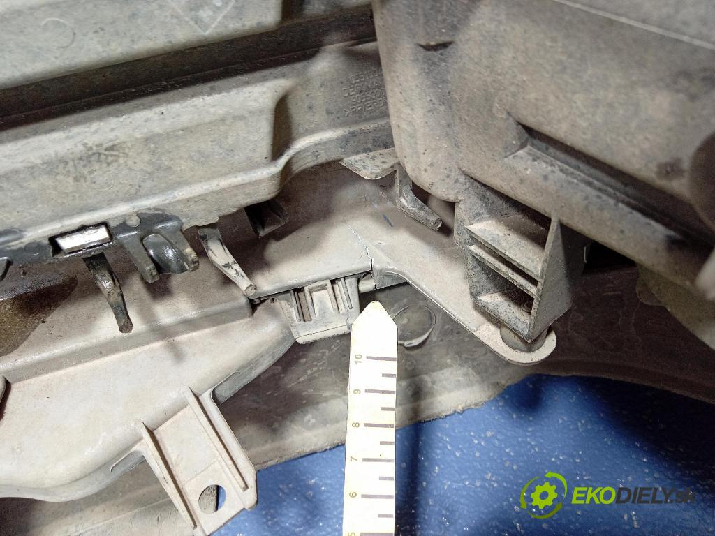 Opel Vectra 2003 nárazník před 13100583