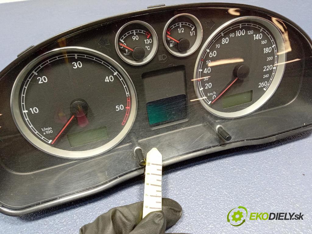 Volkswagen Passat 2001 Přístrojová deska 3B0920926A