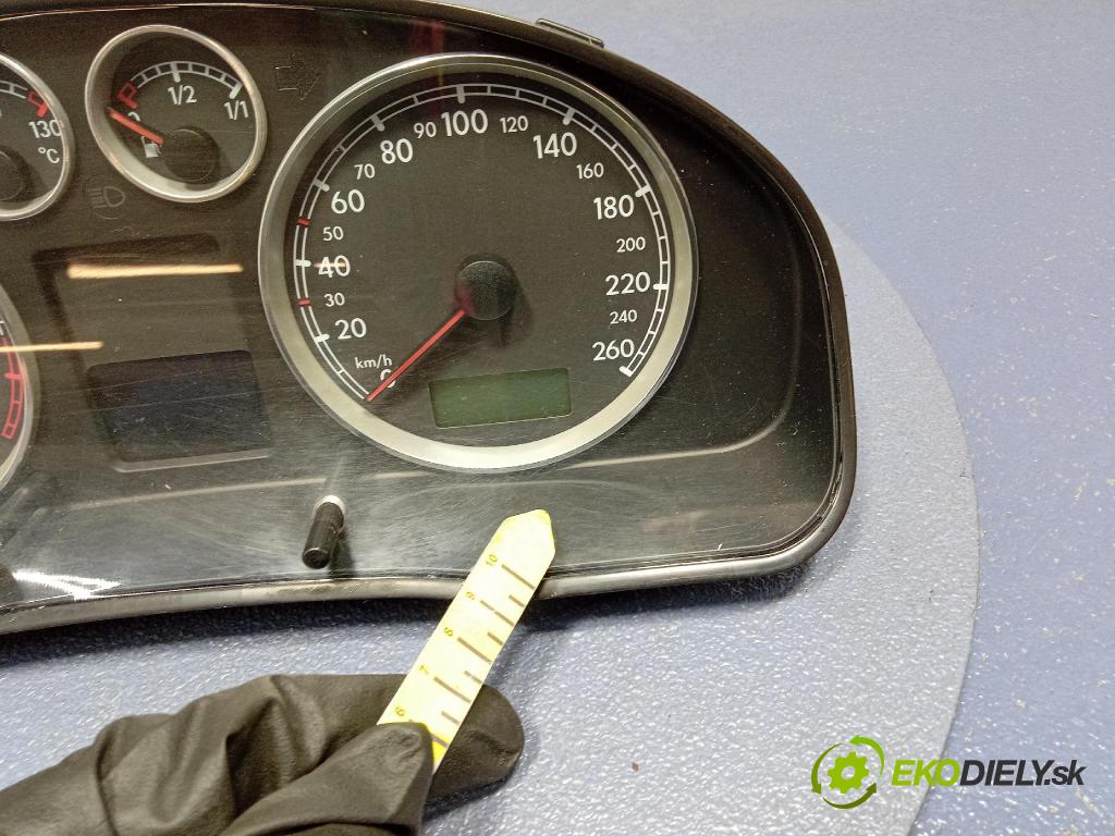 Volkswagen Passat 2001 Přístrojová deska 3B0920926A