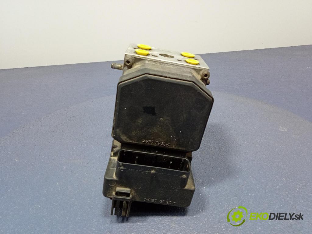 Volkswagen Passat 2001 čerpadlo ABS x 3B0614111