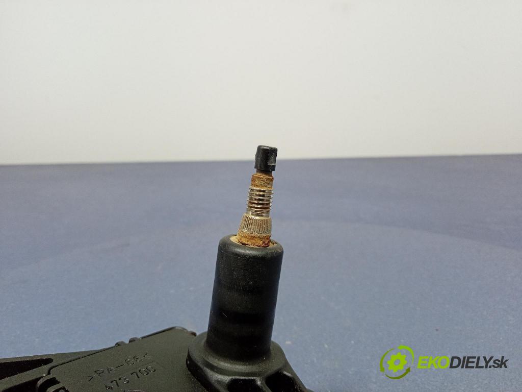Volkswagen Passat 2001 motorek Stěrače: Zad: 3B9955711C