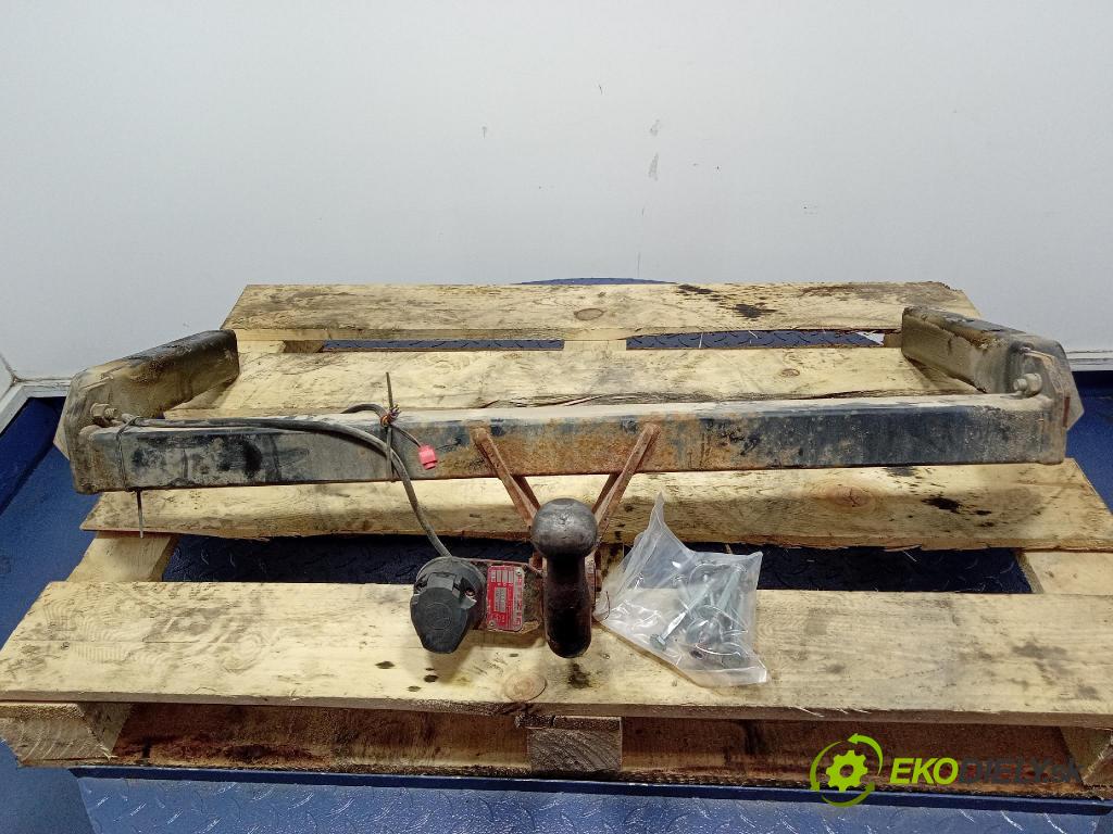 Volkswagen Passat 2001 oko Do Přívěsy 5904844650283