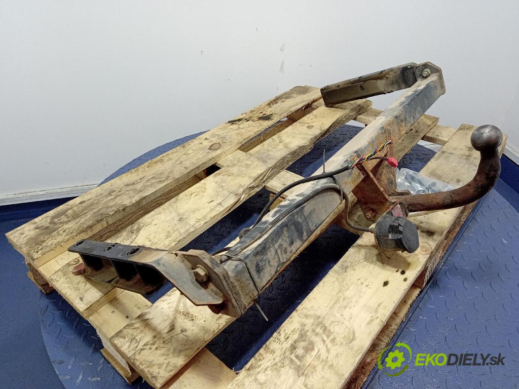 Volkswagen Passat 2001 oko Do Přívěsy 5904844650283