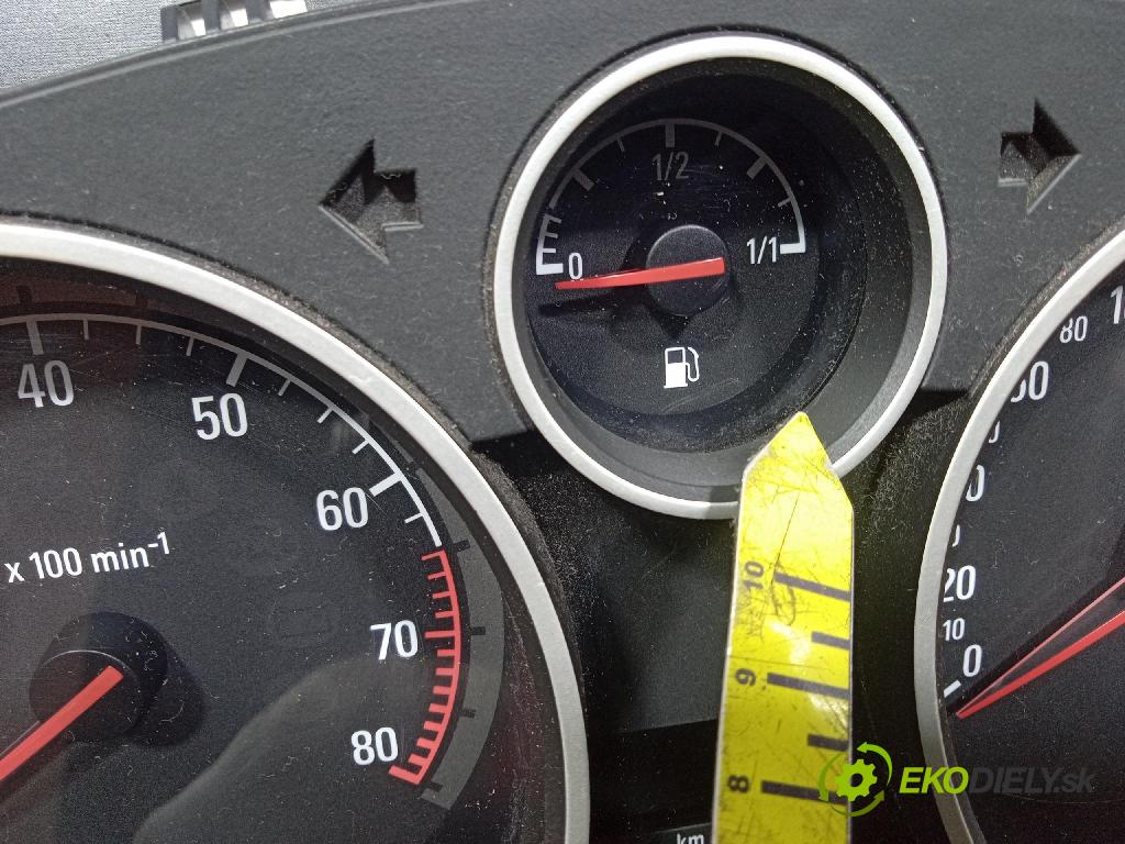 Opel Astra 2005 Přístrojová deska 13216658