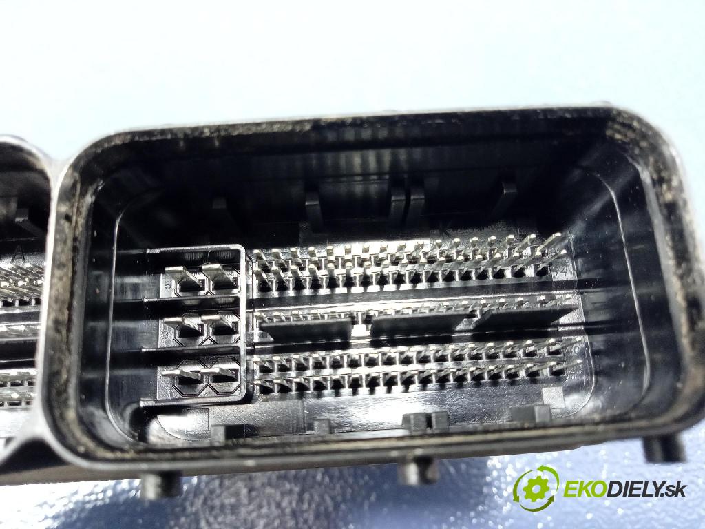 Vw Passat 2016 riadiaca jednotka Motor: 04L907309R