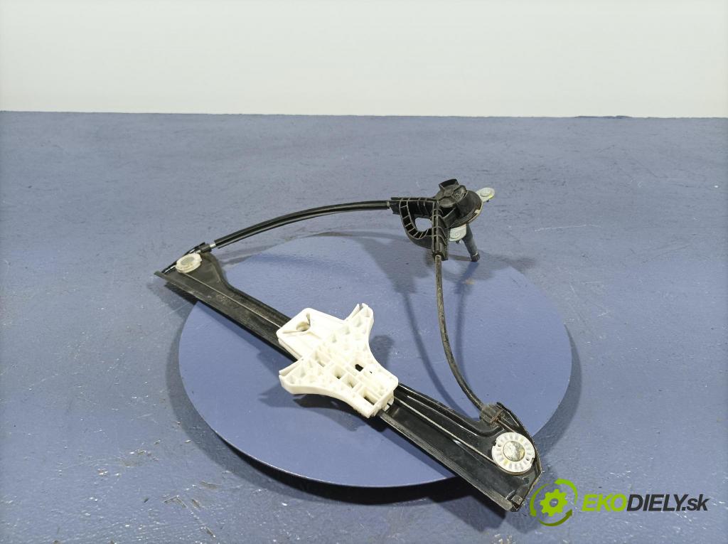 Skoda Fabia 2019 mechanismus stahování Sklenka: Zad: v pravo: 01