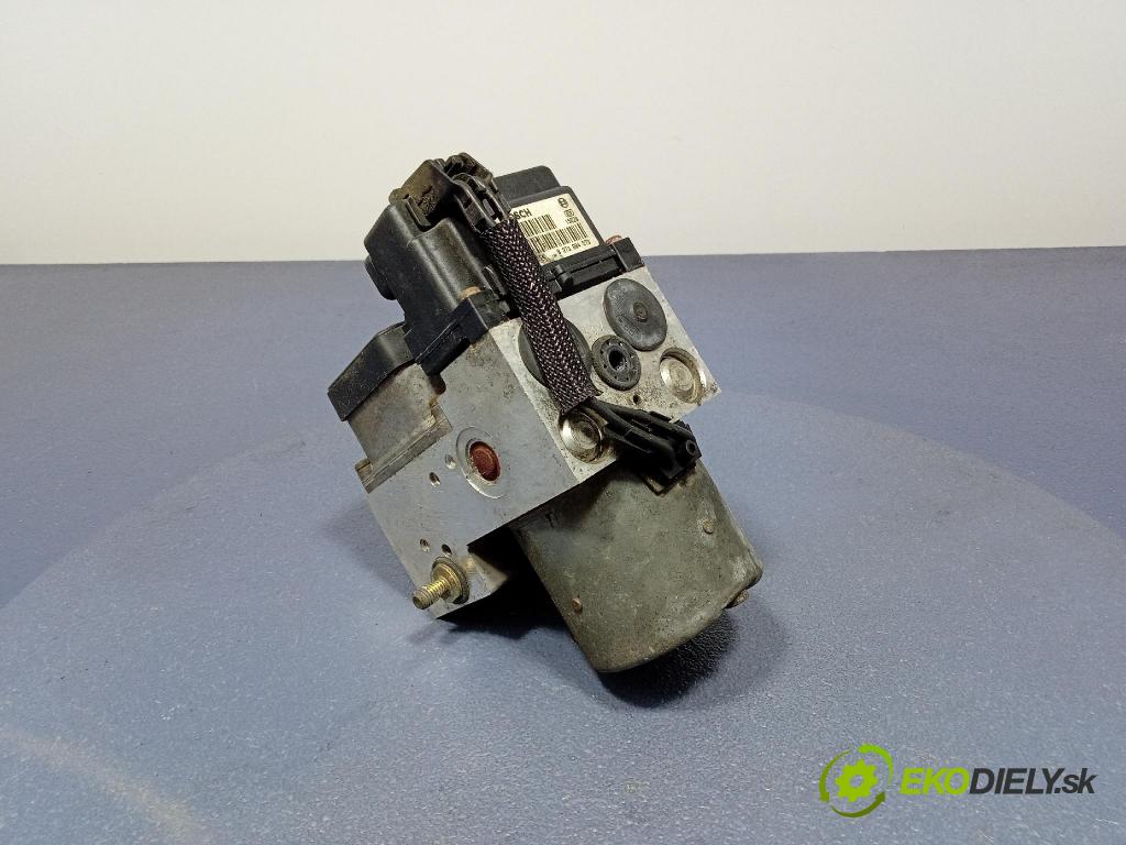 Volkswagen Passat 1.9 2001 čerpadlo ABS x 3B0614111