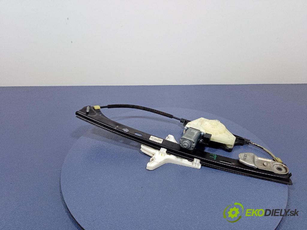 Vw Passat 2016 mechanismus stahování Sklenka: Zad: v pravo: 3G9839462A