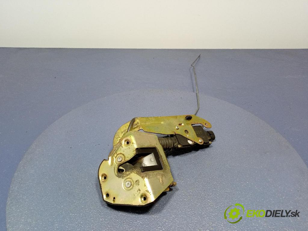 Citroen C8 2003 zámek dveře Zad: v pravo: 01
