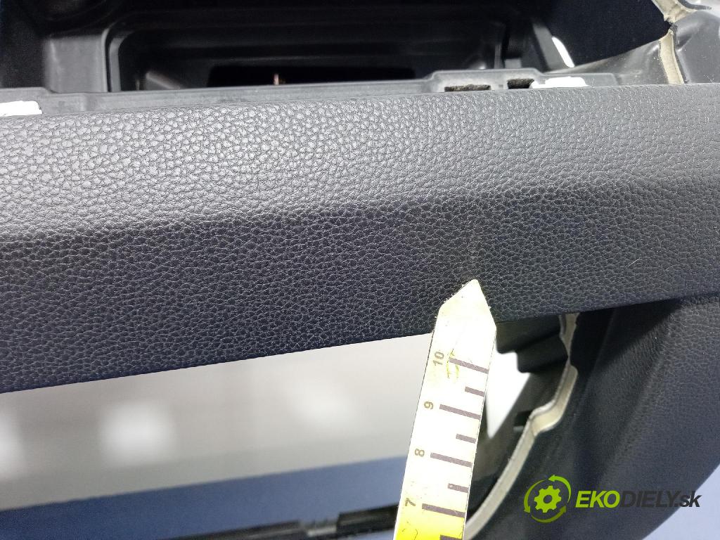 Vw Passat 2016 kokpit,přistrojova deska 3G1857003AL