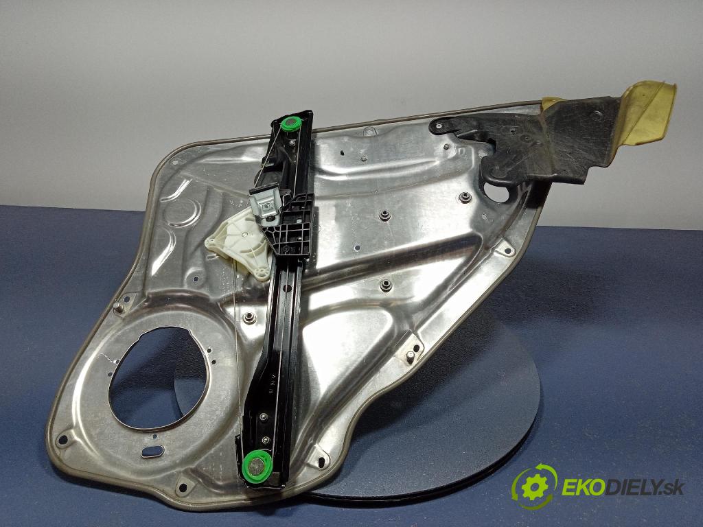 Mercedes E-klasa 2014 mechanismus stahování Sklenka: Zad: Levý: 01
