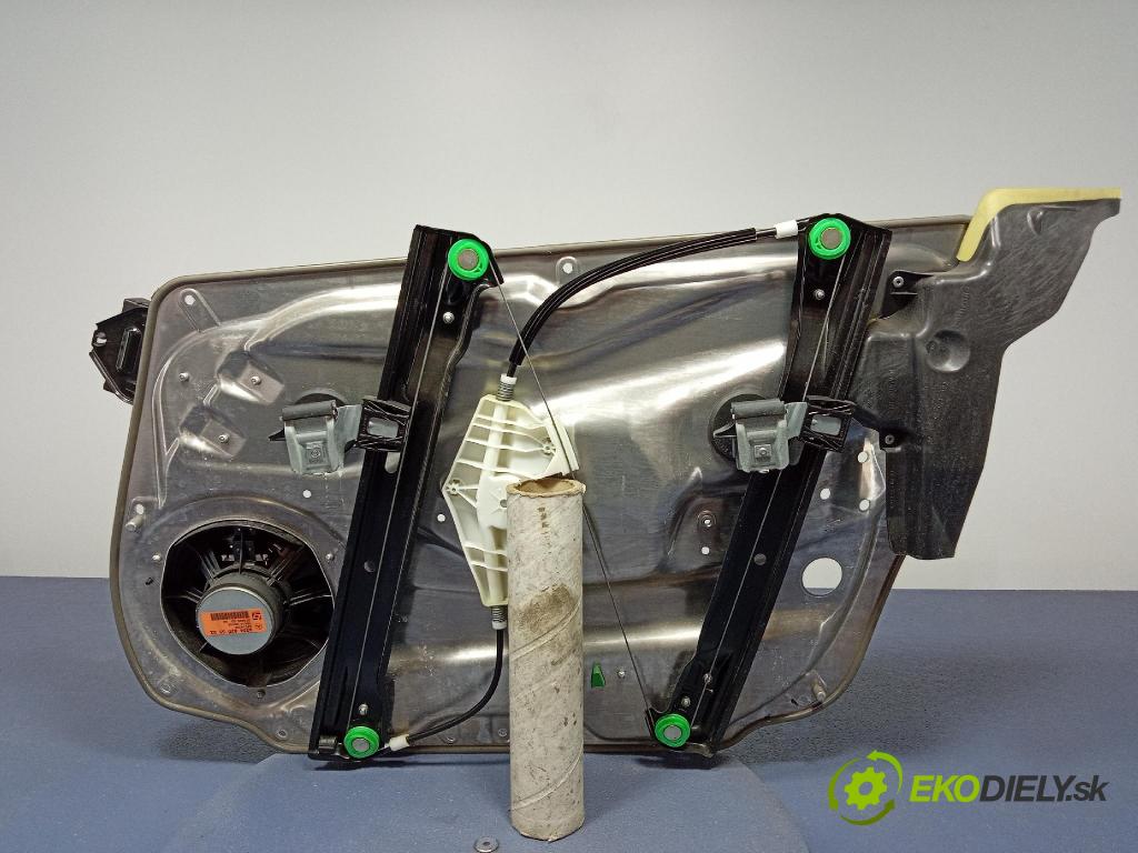 Mercedes E-klasa 2014 mechanismus stahování Sklenka: před Levý: 01