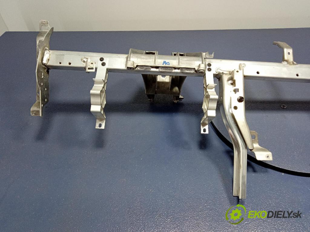 Mercedes E-klasa 2014 kokpit,přistrojova deska A2126800355