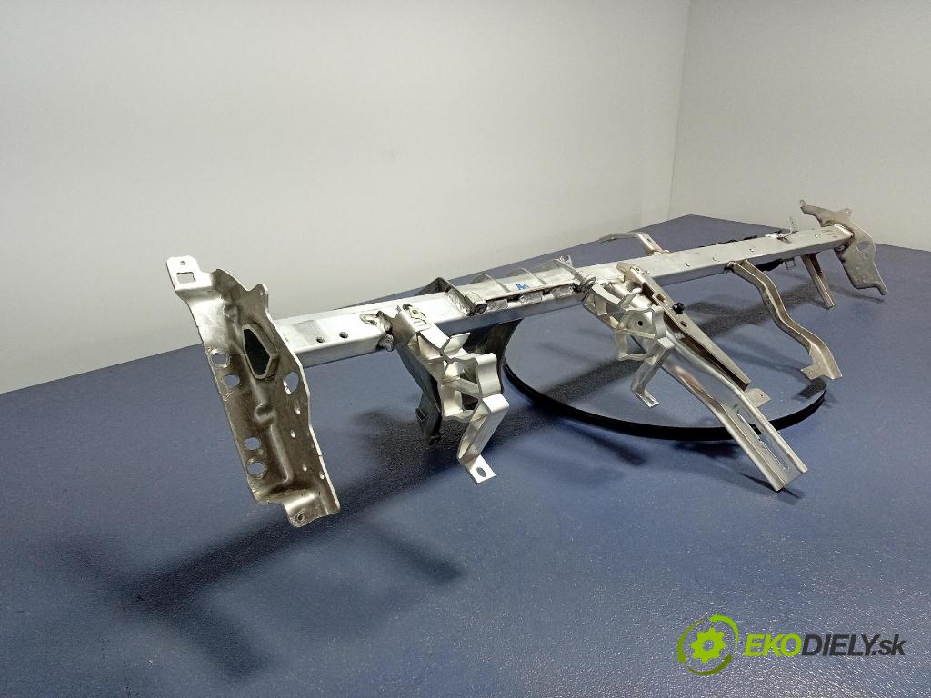 Mercedes E-klasa 2014 kokpit,přistrojova deska A2126800355