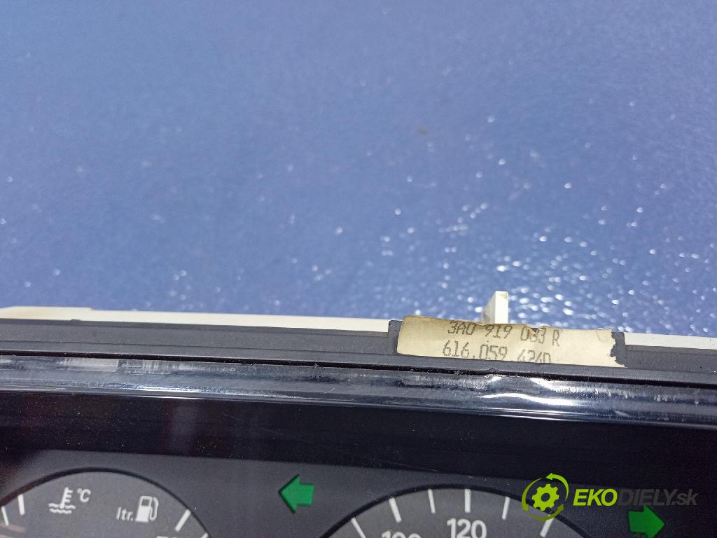 Volkswagen Passat 1.9 tdi 1995 Přístrojová deska 3A0919033R