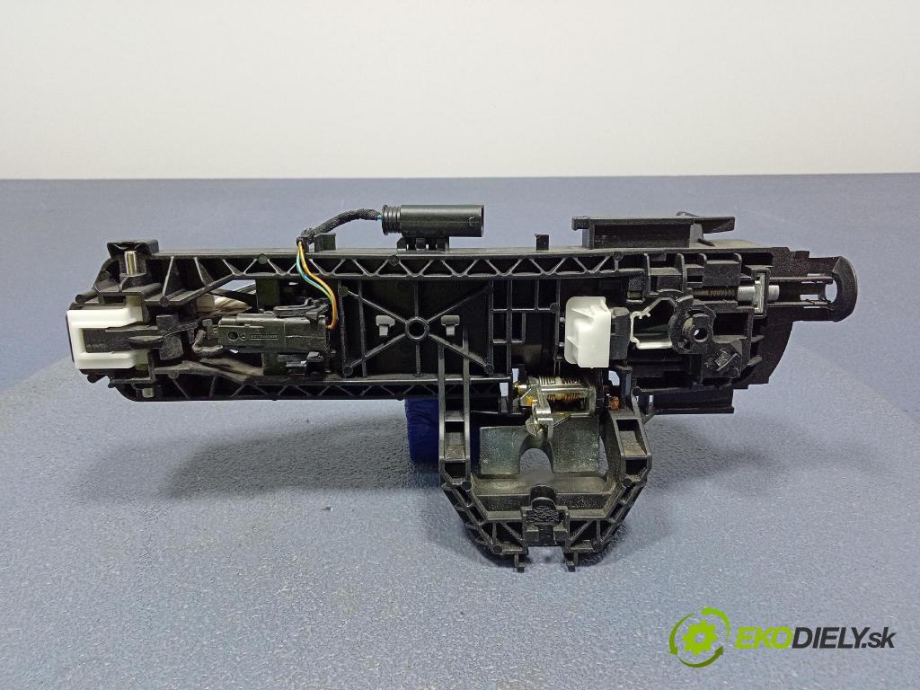 Mercedes E-klasa 2014 rukoväť Predné Prava: A2047602434