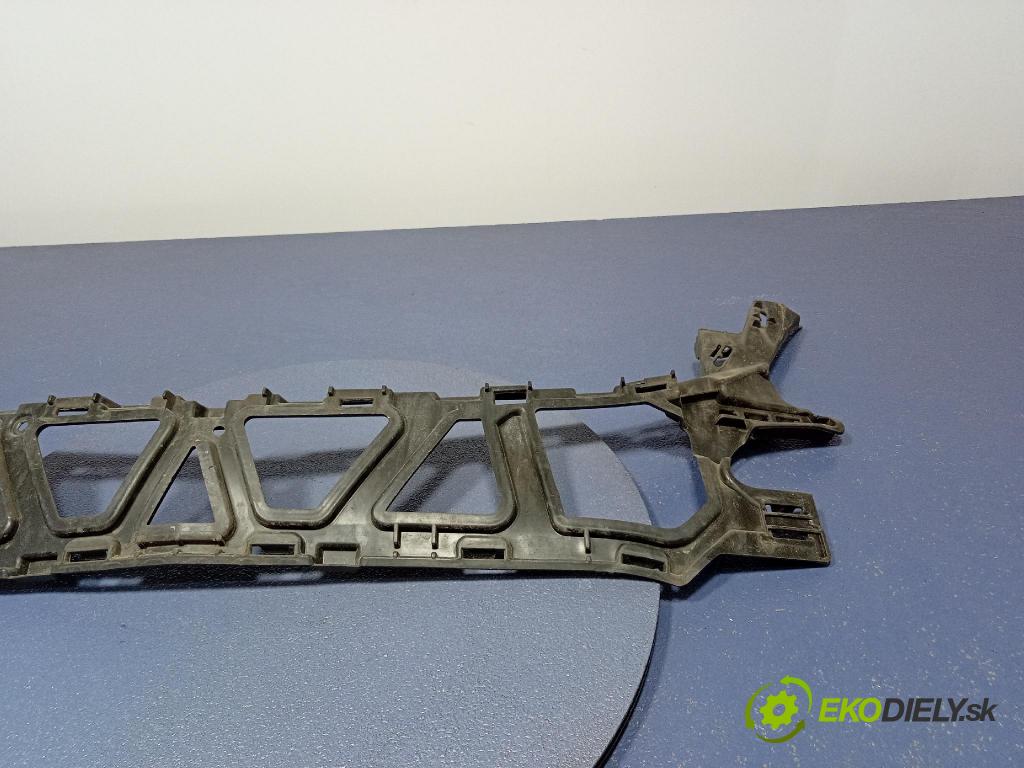 Mercedes E-klasa 2014 nárazník před 01