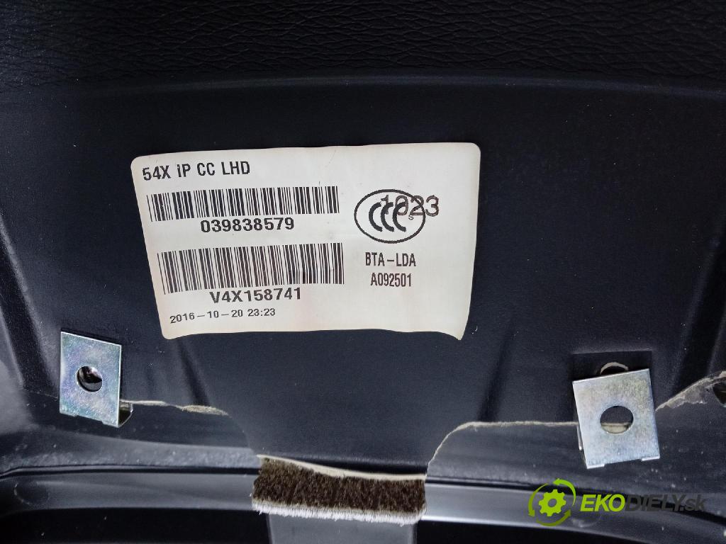 Volvo V90 2016 kokpit,přistrojova deska 039838579