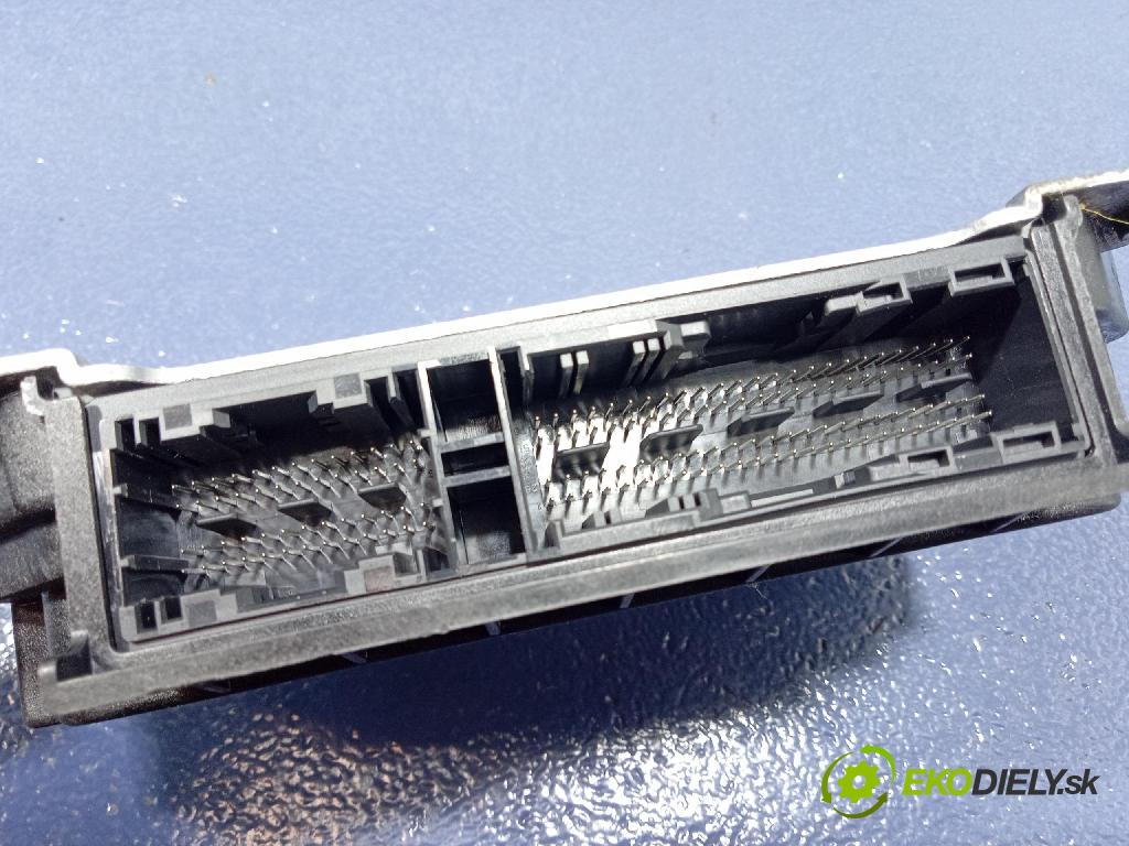 Volvo V90 2016 kokpit,přistrojova deska 039838579