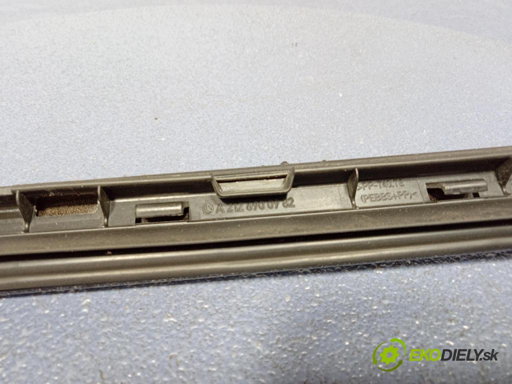 Mercedes E-klasa 2014 snímač Tlak Pneumatiky: A0009050030