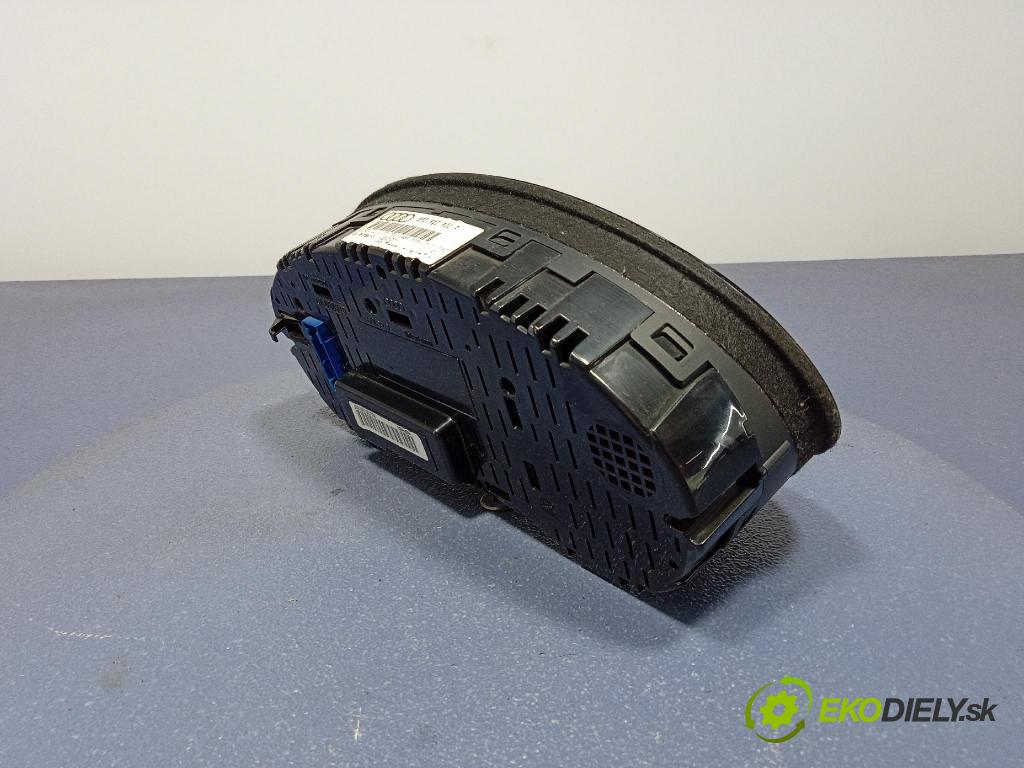 Audi A3 2004 Přístrojová deska 8P0920930F