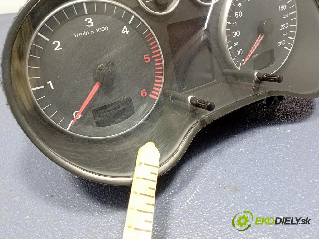 Audi A3 2004 Přístrojová deska 8P0920930F