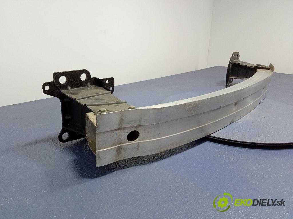 Audi A3 2004 výztuha narazník před 8P3807113A