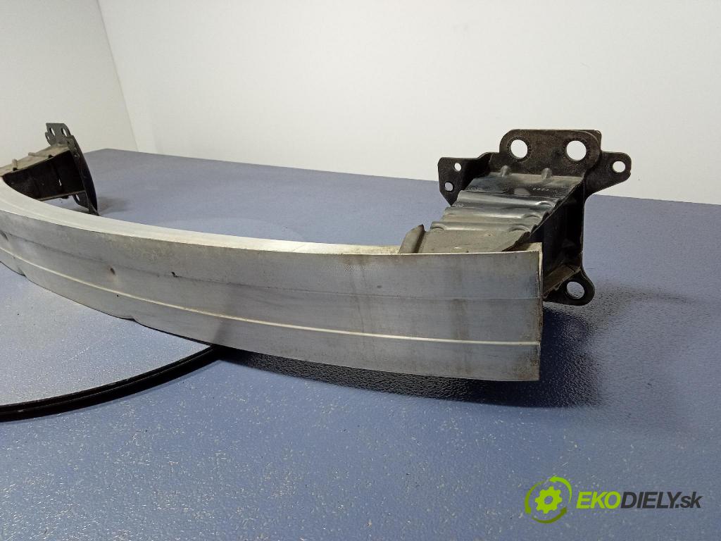 Audi A3 2004 výztuha narazník před 8P3807113A