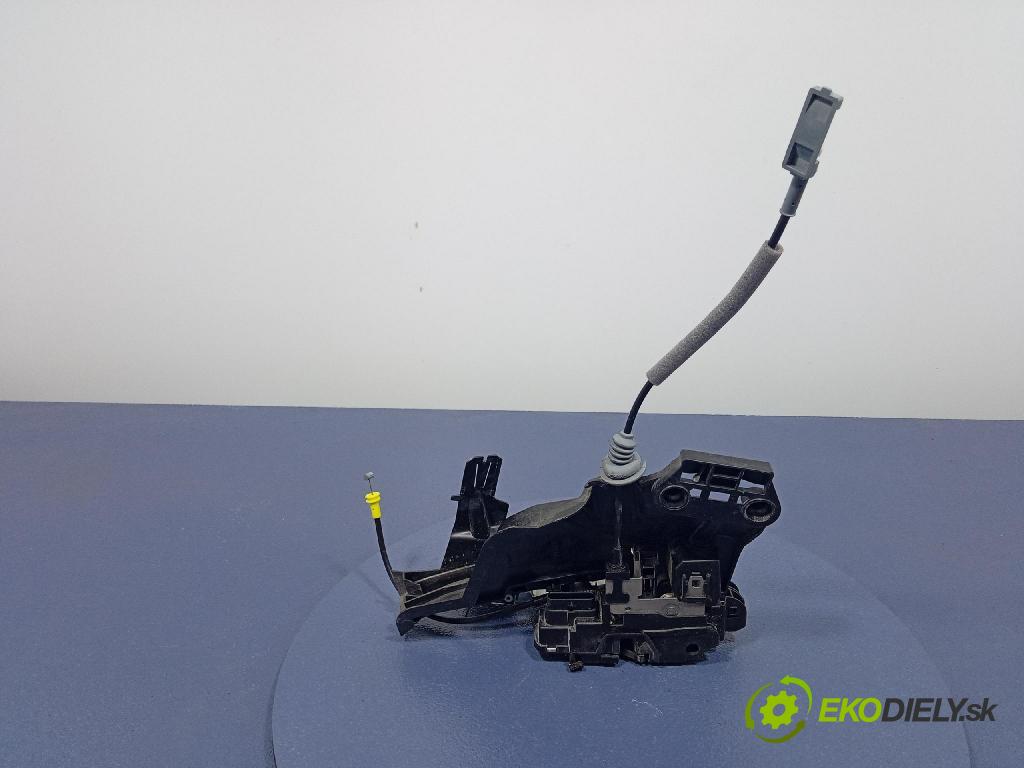 Volvo V90 2016 zámek dveře před Levý: 31349894