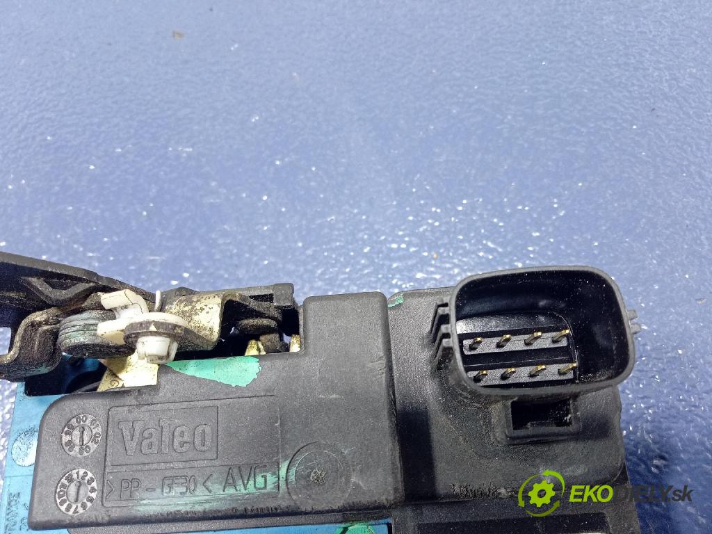 Volvo S80 2000 zámek dveře před Levý: 9141701