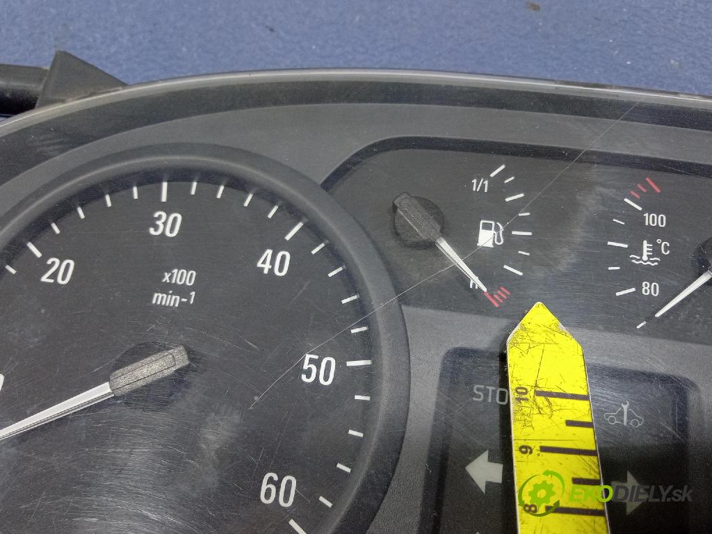 Opel Vivaro 2004 Přístrojová deska P8200279068