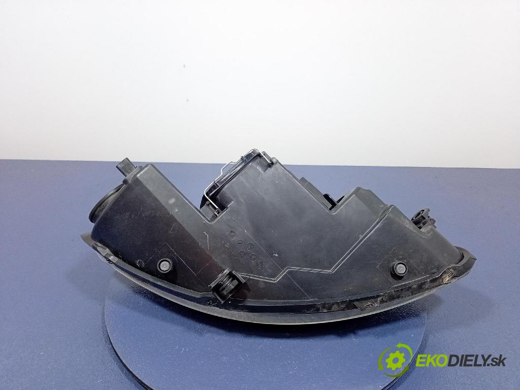 Seat Leon 2006 Reflektor: Vľavo: 445-1116L