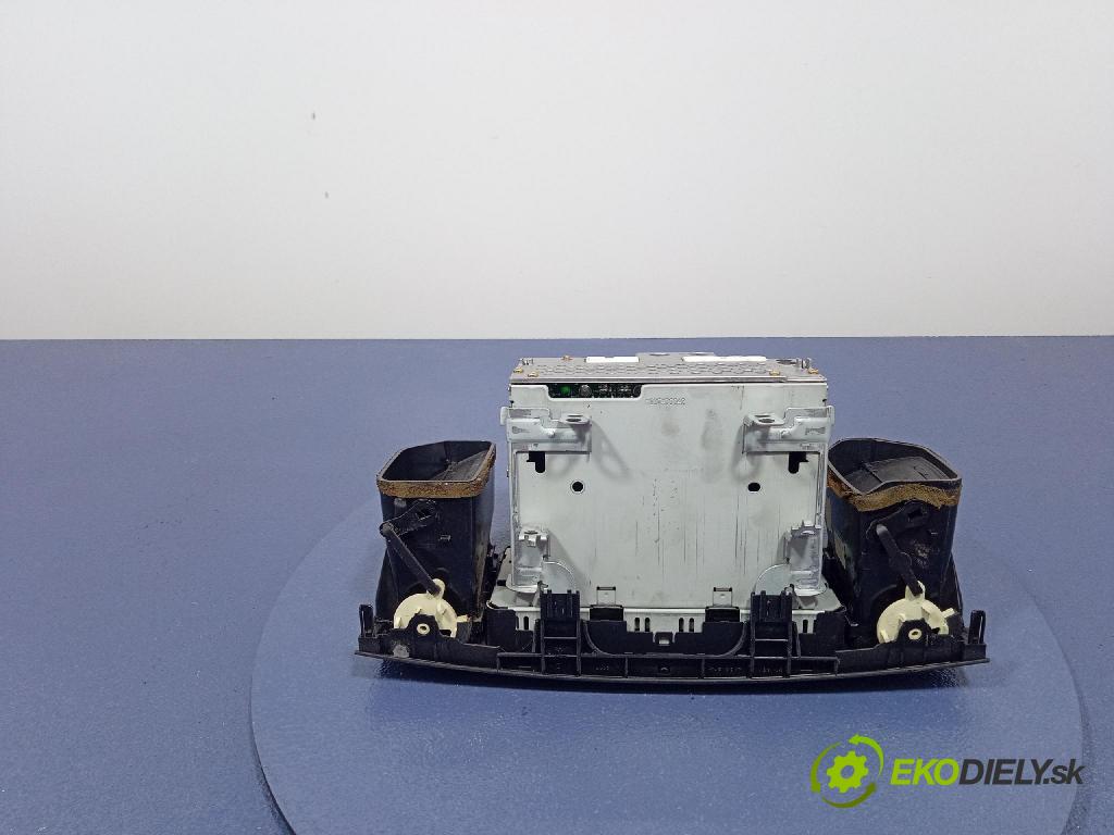Toyota Corolla 2003 Radio I Navigácia: 86120-02260