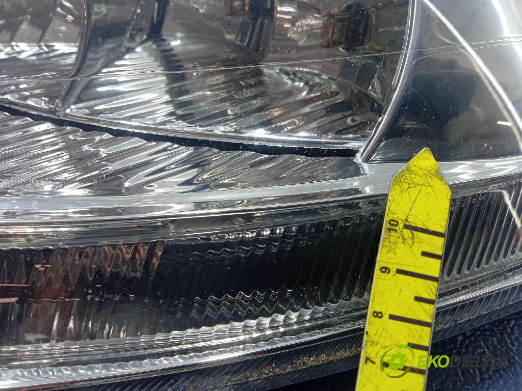Citroen C3 2008 Reflektor: Vľavo: 08-552-1117L