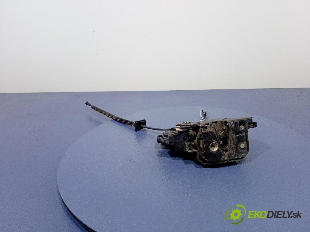Volvo V70 1998 zámek dveře před v pravo: 01