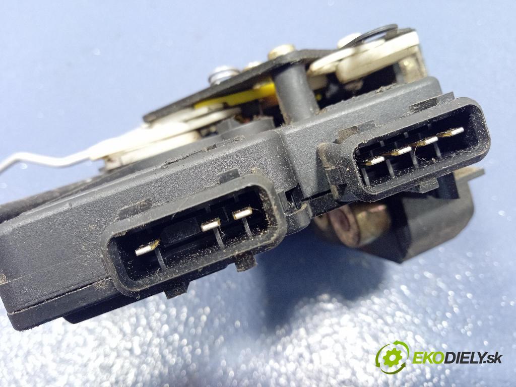Volvo V70 1998 zámek dveře před v pravo: 01