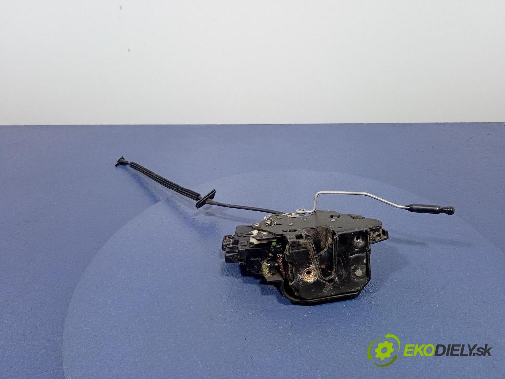 Volvo V70 1998 zámek dveře Zad: v pravo: 01
