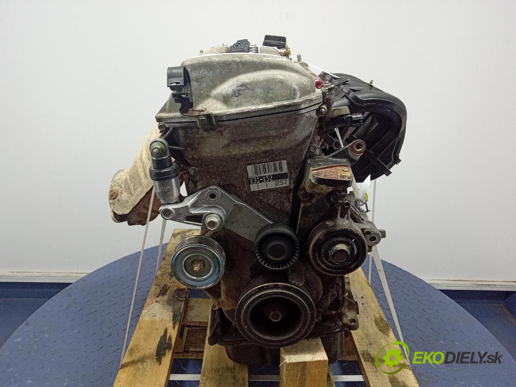 Toyota Corolla 2003 motor Benzín: 3ZZ-FE