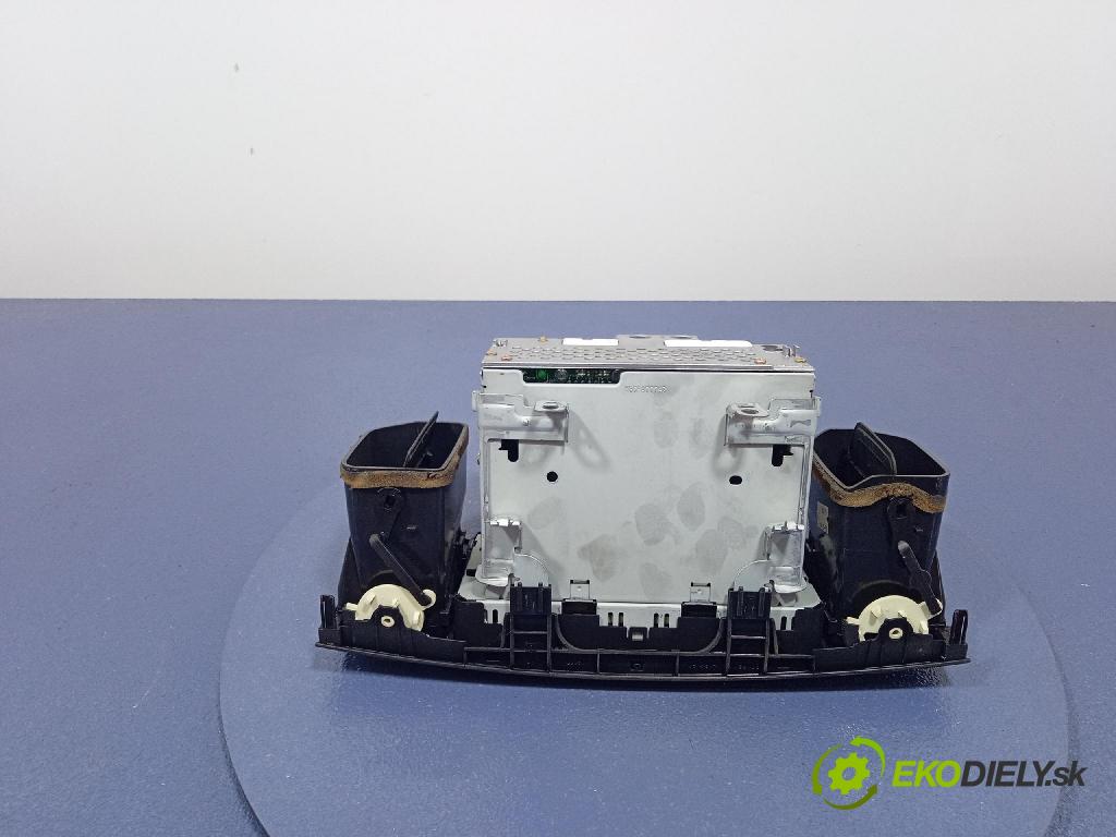 Toyota Corolla 2003 Radio I Navigácia: 86120-02260